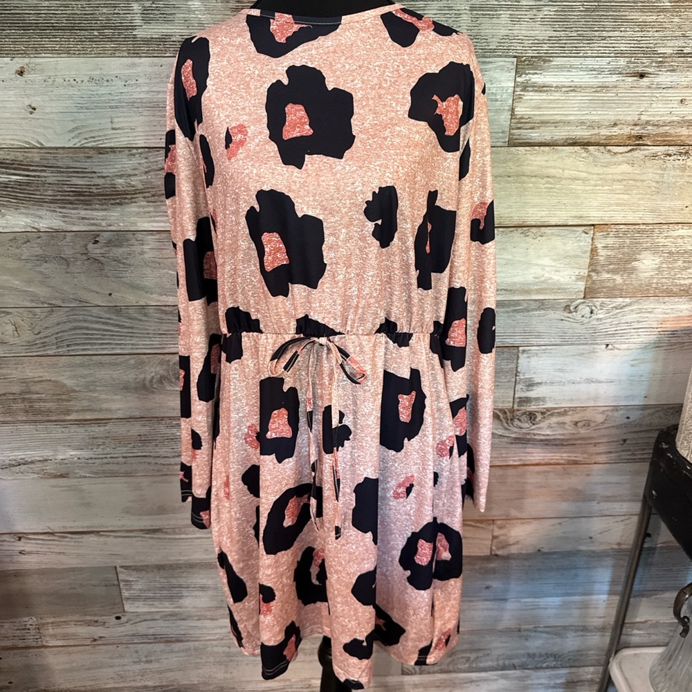 NWOT Stylish Tan and Black Midi Dress